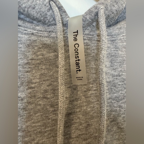 Aritzia - the constant crop hoodie - Picture 4 of 5